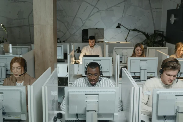 Apply In-bound Contact Centre Operations Within a Commercial Environment